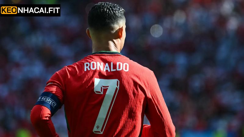 Cristiano Ronaldo Là Ai? Siêu Sao Bóng Đá Và Biểu Tượng Thể Thao 1 Tiểu sử tổng quan huyền thoại Cristiano Ronaldo
