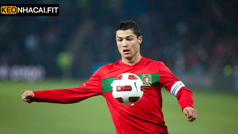Cristiano Ronaldo Là Ai? Siêu Sao Bóng Đá Và Biểu Tượng Thể Thao 3 Những phong cách thi đấu Cristiano Ronaldo là ai đáng để học hỏi